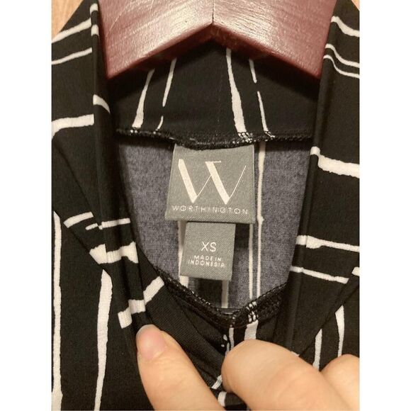 Worthington XS shirt Ruched Side Blouse Top Women's Black White Striped NWT - Picture 2 of 4